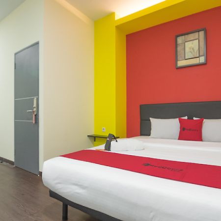 Hotel Reddoorz Near Itc Mangga Dua Jakarta Exteriér fotografie